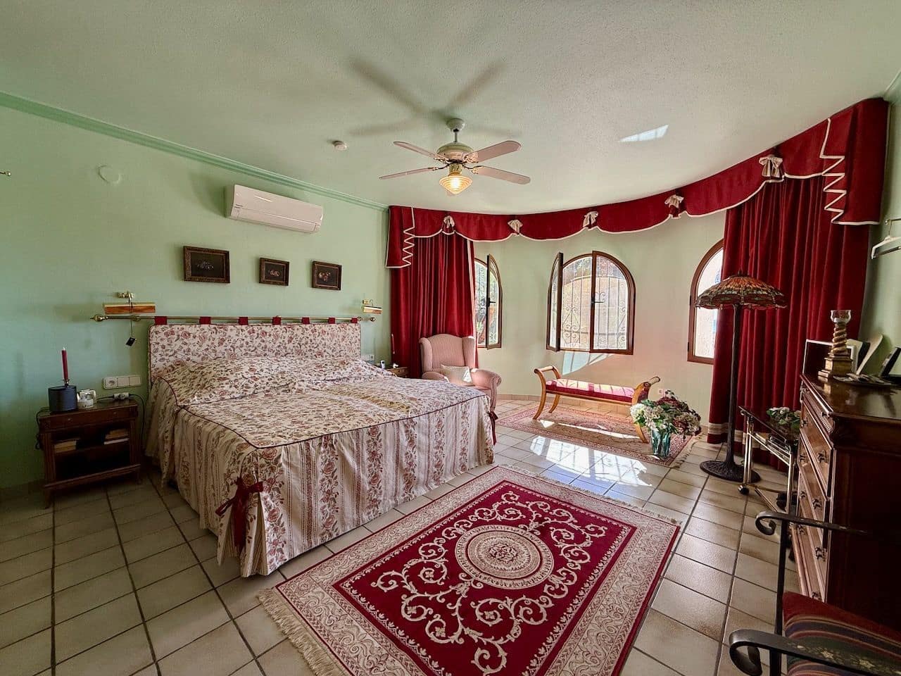 4 bedroom Villa for sale in Altea la Vella with pool garage - € 1,295,000 (Ref: 8956596)