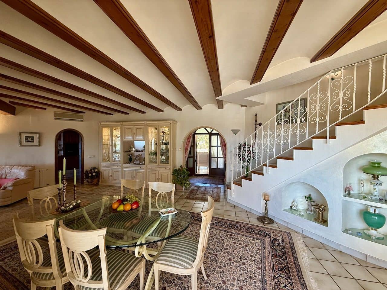 4 bedroom Villa for sale in Altea la Vella with pool garage - € 1,295,000 (Ref: 8956596)