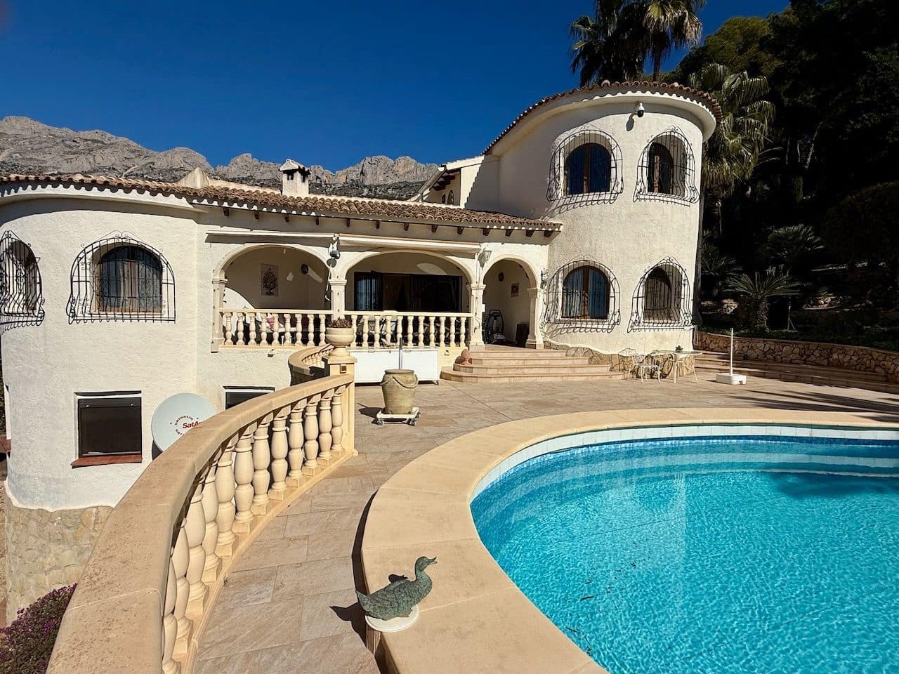 4 bedroom Villa for sale in Altea la Vella with pool garage - € 1,295,000 (Ref: 8956596)