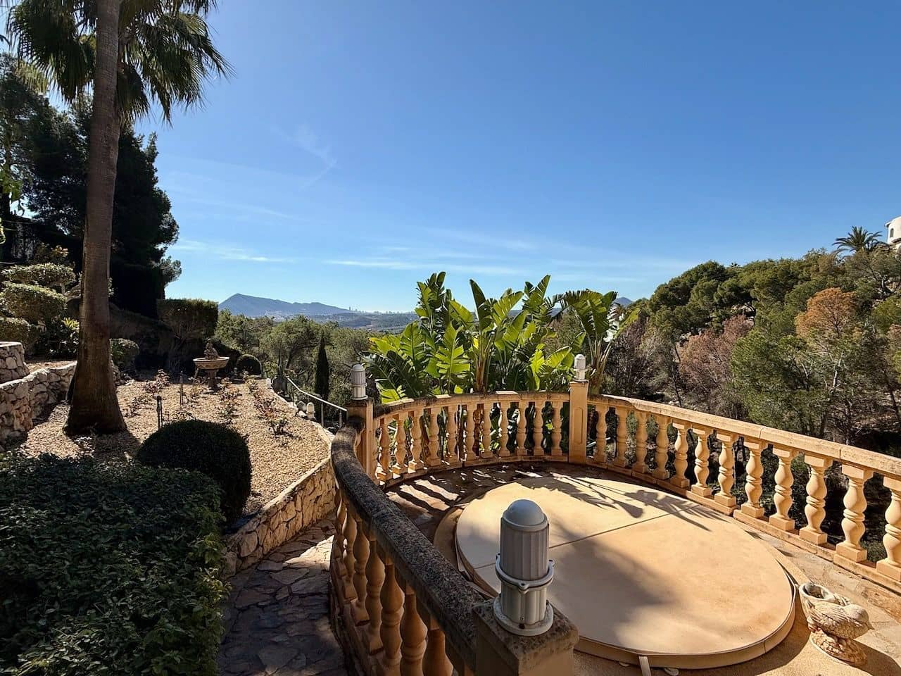 4 bedroom Villa for sale in Altea la Vella with pool garage - € 1,295,000 (Ref: 8956596)