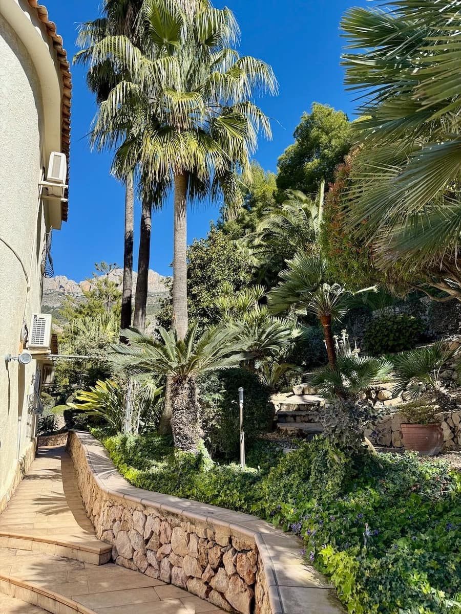 4 bedroom Villa for sale in Altea la Vella with pool garage - € 1,295,000 (Ref: 8956596)