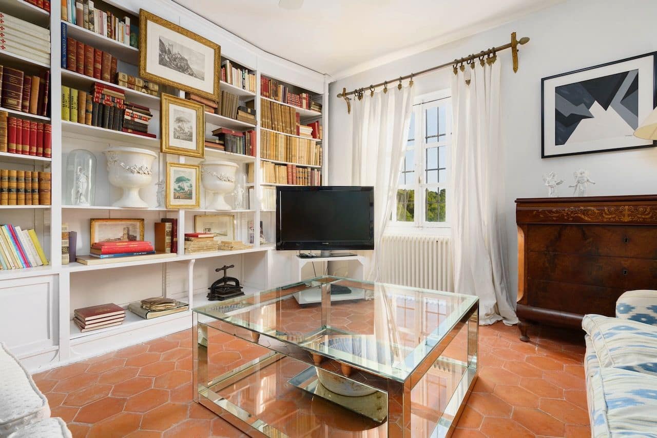 8 bedroom Villa for sale in Altea with pool garage - € 3,200,000 (Ref: 8956597)