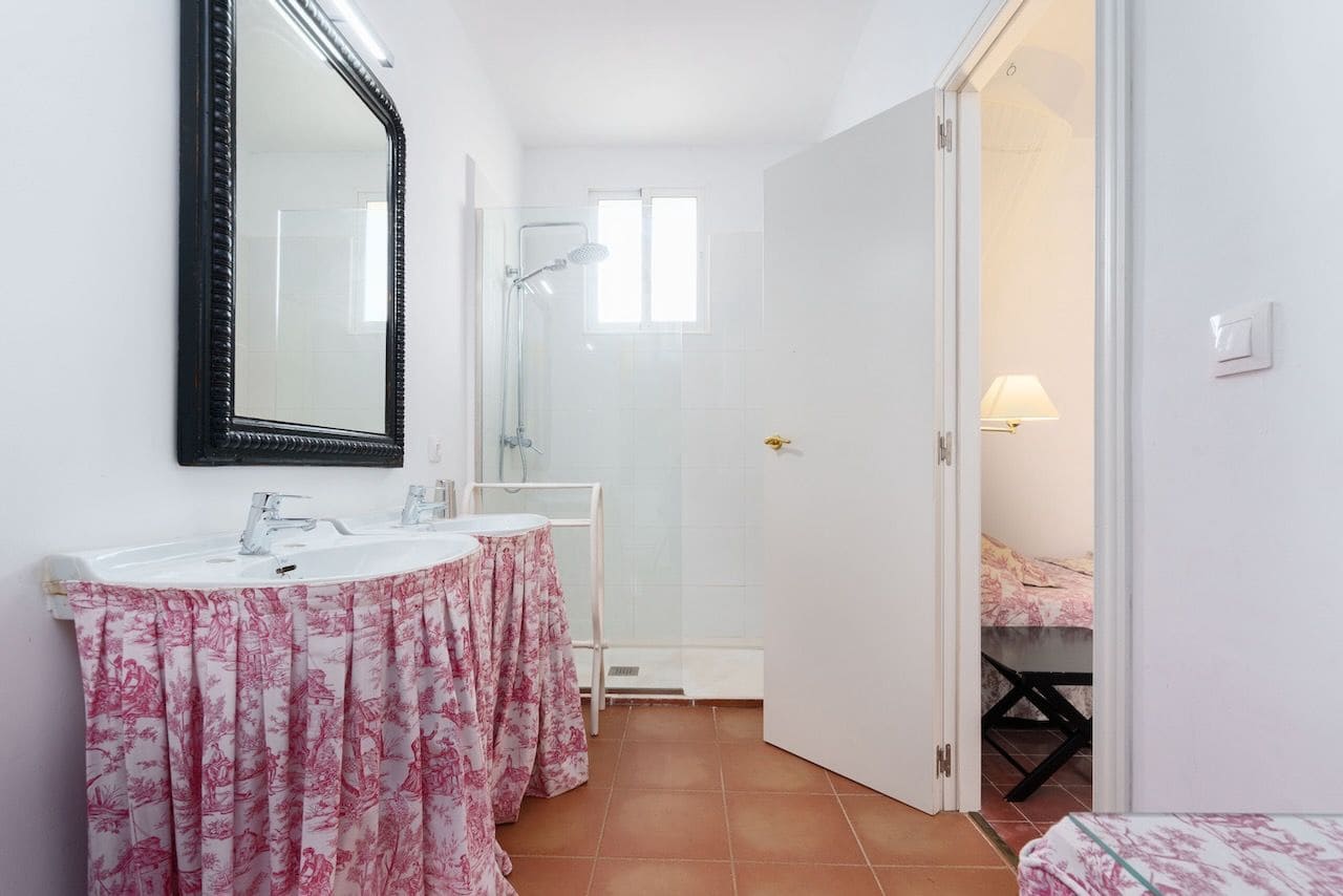 8 bedroom Villa for sale in Altea with pool garage - € 3,200,000 (Ref: 8956597)