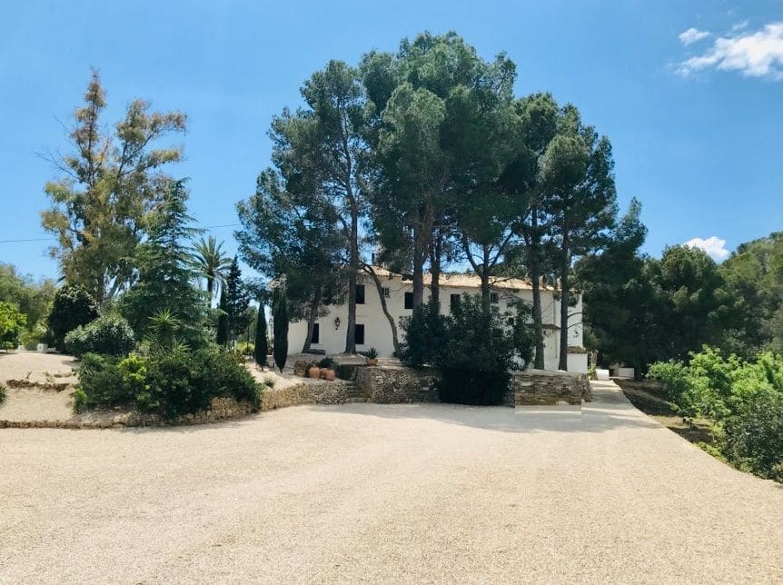 8 bedroom Villa for sale in Altea with pool garage - € 3,200,000 (Ref: 8956597)