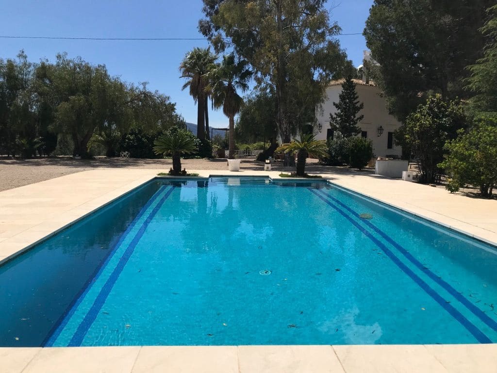 8 bedroom Villa for sale in Altea with pool garage - € 3,200,000 (Ref: 8956597)