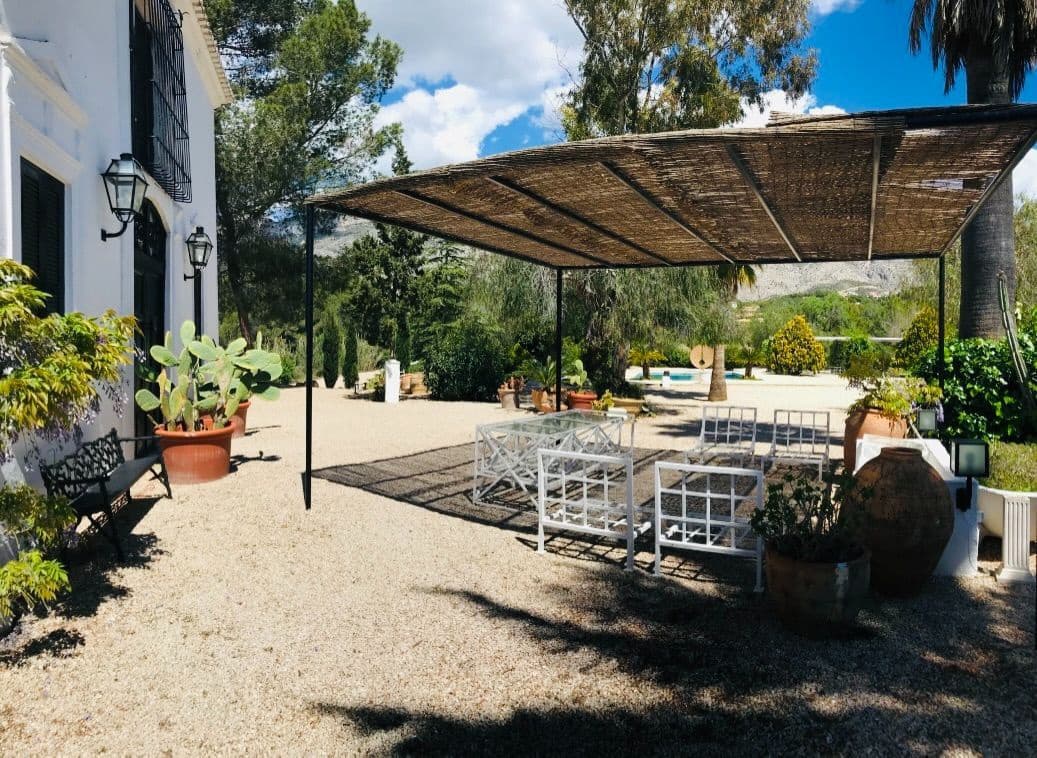 8 bedroom Villa for sale in Altea with pool garage - € 3,200,000 (Ref: 8956597)