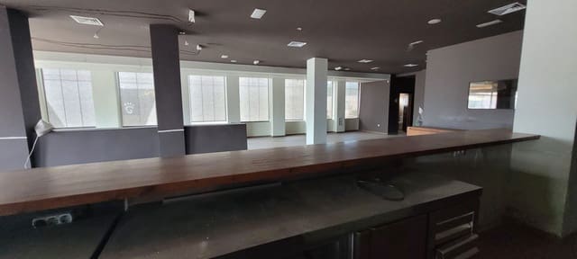 Commercial for sale in Altea - € 695,000 (Ref: 9143397)