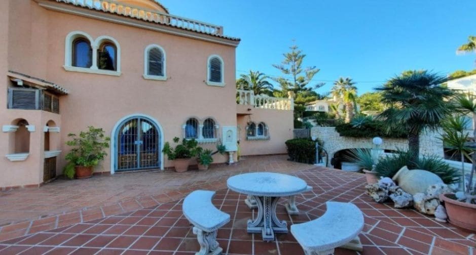 7 Zimmer Villa zu verkaufen in Benissa mit Pool Garage - 949.000 € (Ref: 9169293)