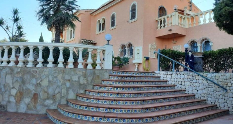 7 Zimmer Villa zu verkaufen in Benissa mit Pool Garage - 949.000 € (Ref: 9169293)