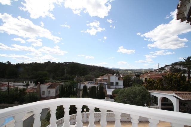 3 soverom Villa til salgs i Moraira, Teulada-Moraira med svømmebasseng garasje - € 565 000 (Ref: 9180774)