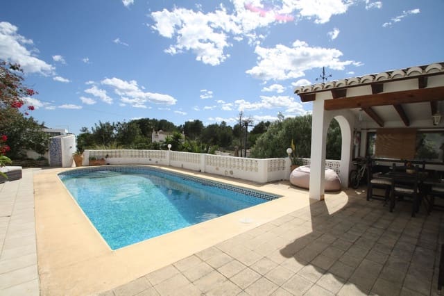 3 soverom Villa til salgs i Moraira, Teulada-Moraira med svømmebasseng garasje - € 565 000 (Ref: 9180774)