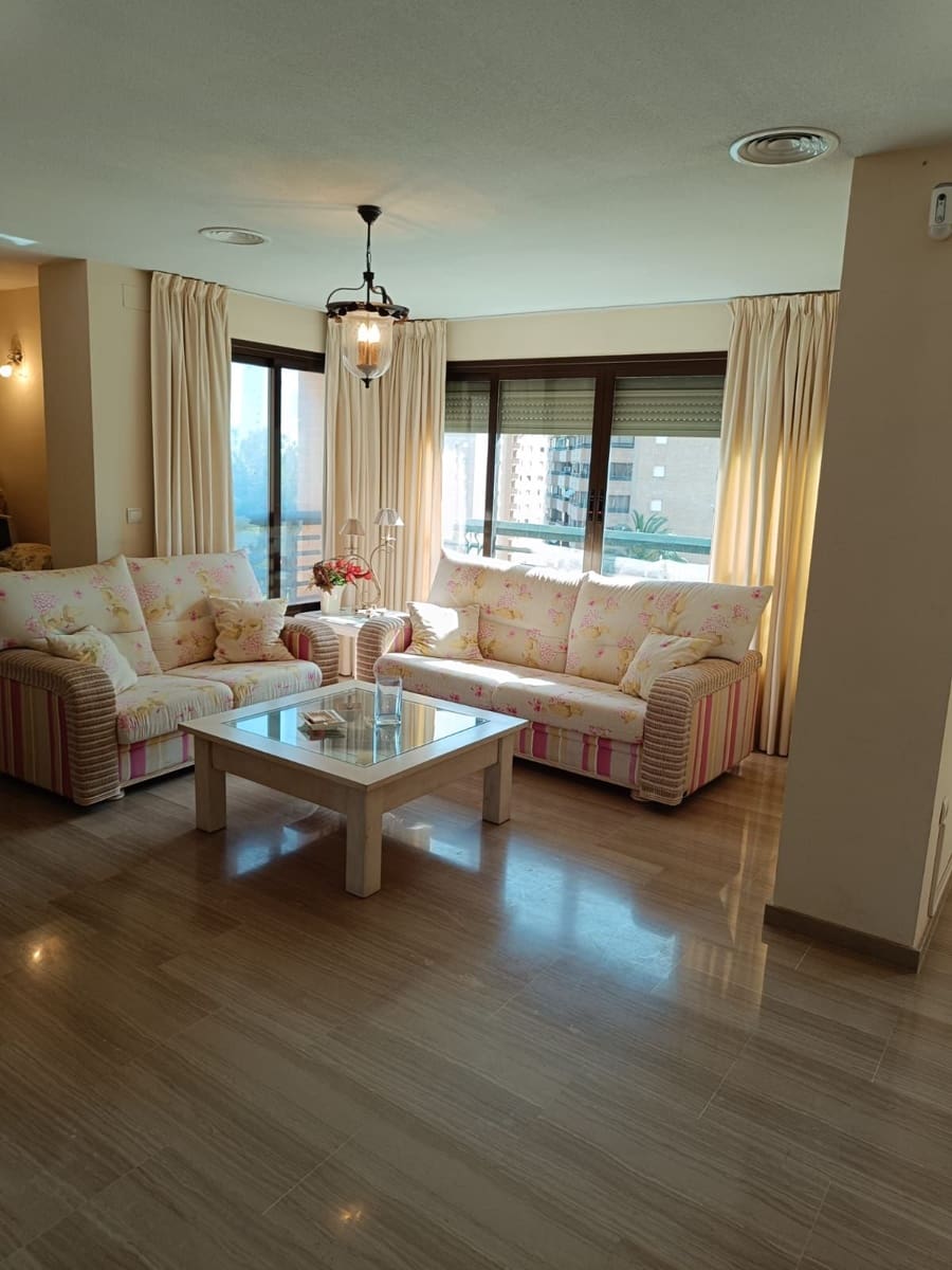 3 soverom Penthouse til salgs i Benidorm med svømmebasseng garasje - € 995 000 (Ref: 9348939)