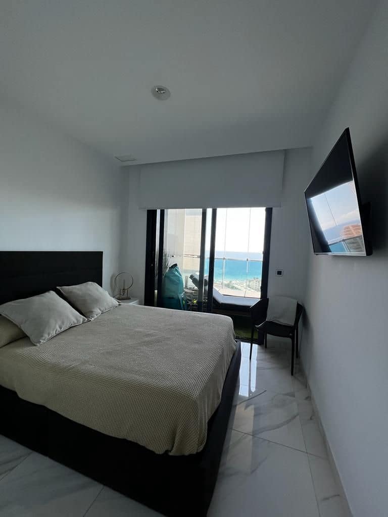 2 bedroom Apartment for sale in Benidorm with pool garage - € 670,000 (Ref: 9378672)