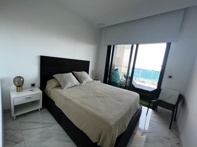 2 makuuhuone Huoneisto myytävänä paikassa Playa Poniente, Benidorm mukana uima-altaan 
autotalli - 670 000 € (Ref: 9378672)