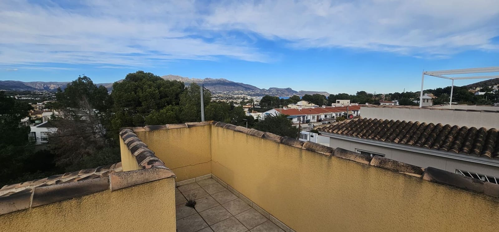 4 bedroom Villa for sale in Albir with pool garage - € 650,000 (Ref: 9418803)