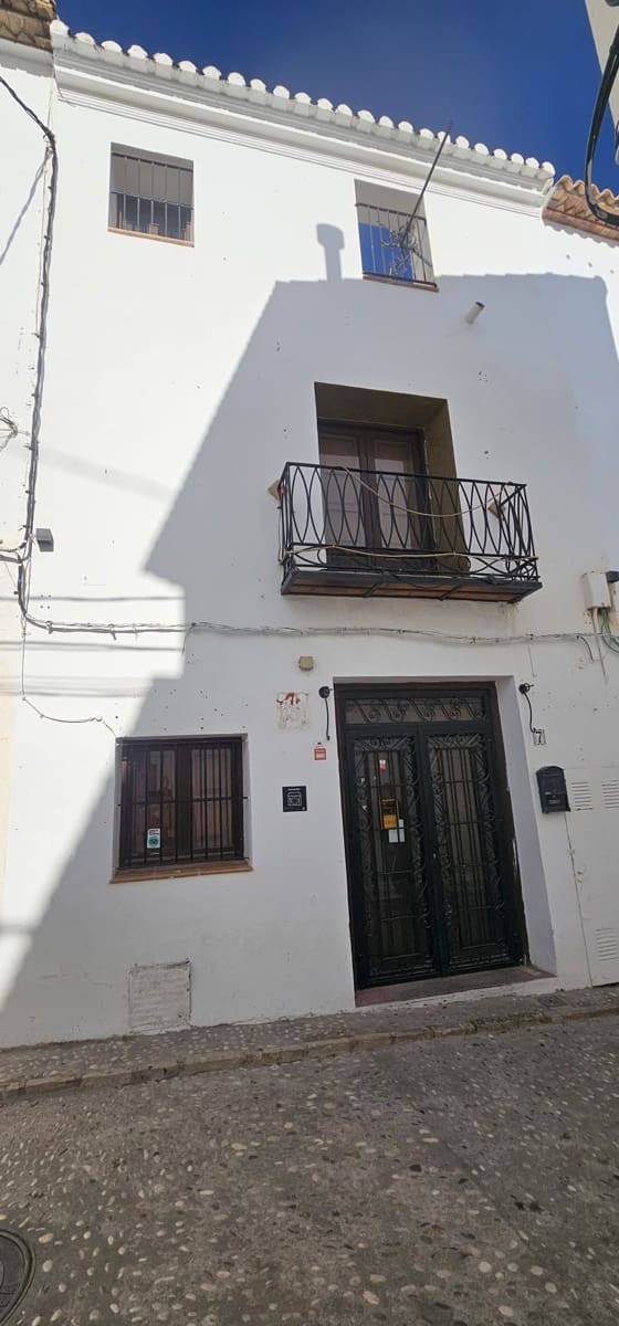 4 bedroom Townhouse for sale in Altea - € 550,000 (Ref: 9445746)