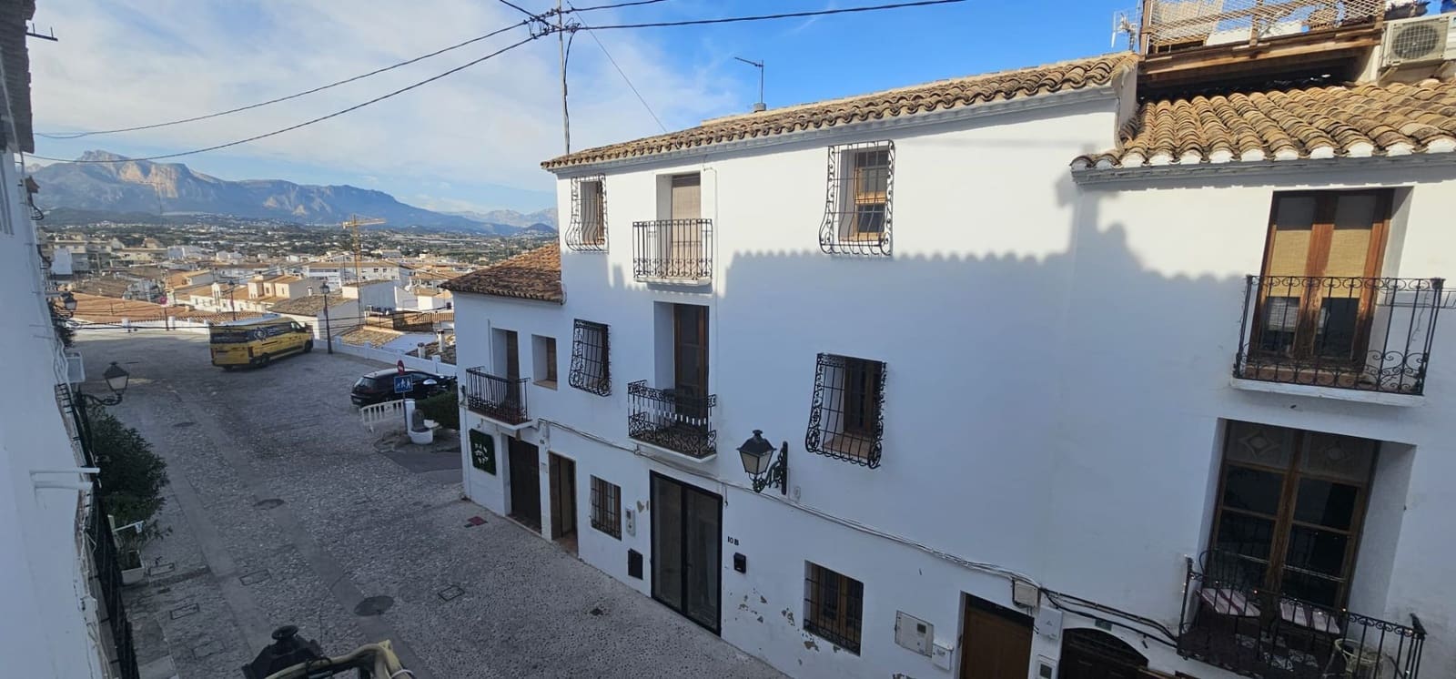 4 bedroom Townhouse for sale in Altea - € 550,000 (Ref: 9445746)