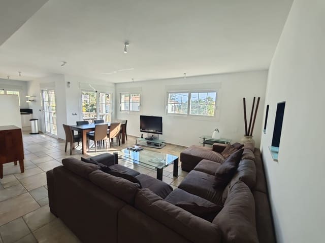 3 quarto Moradia para venda em Altea com piscina garagem - 695 000 € (Ref: 9491053)