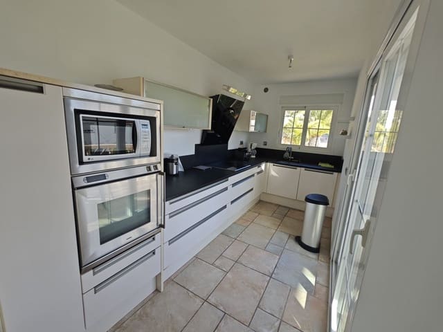 3 quarto Moradia para venda em Altea com piscina garagem - 695 000 € (Ref: 9491053)