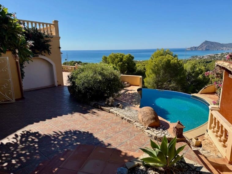 4 bedroom Villa for sale in Galera de las Palmeras with pool garage - € 920,000 (Ref: 9689967)