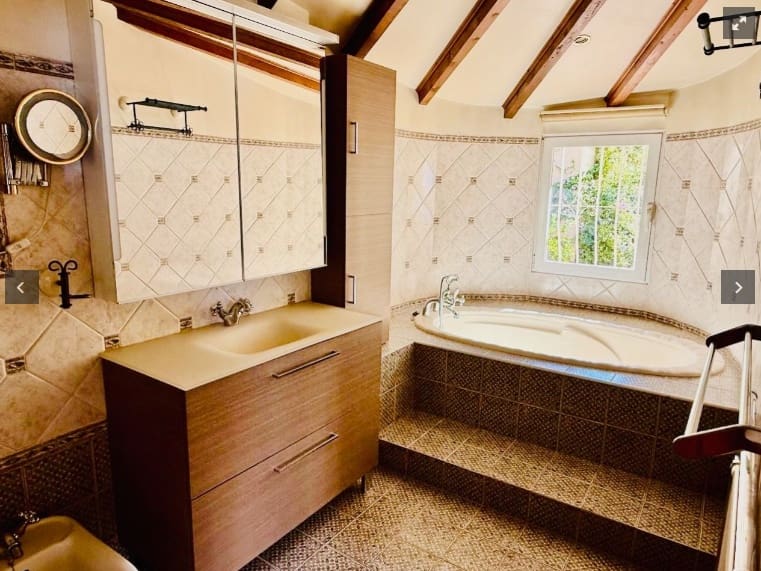 4 bedroom Villa for sale in Galera de las Palmeras with pool garage - € 920,000 (Ref: 9689967)