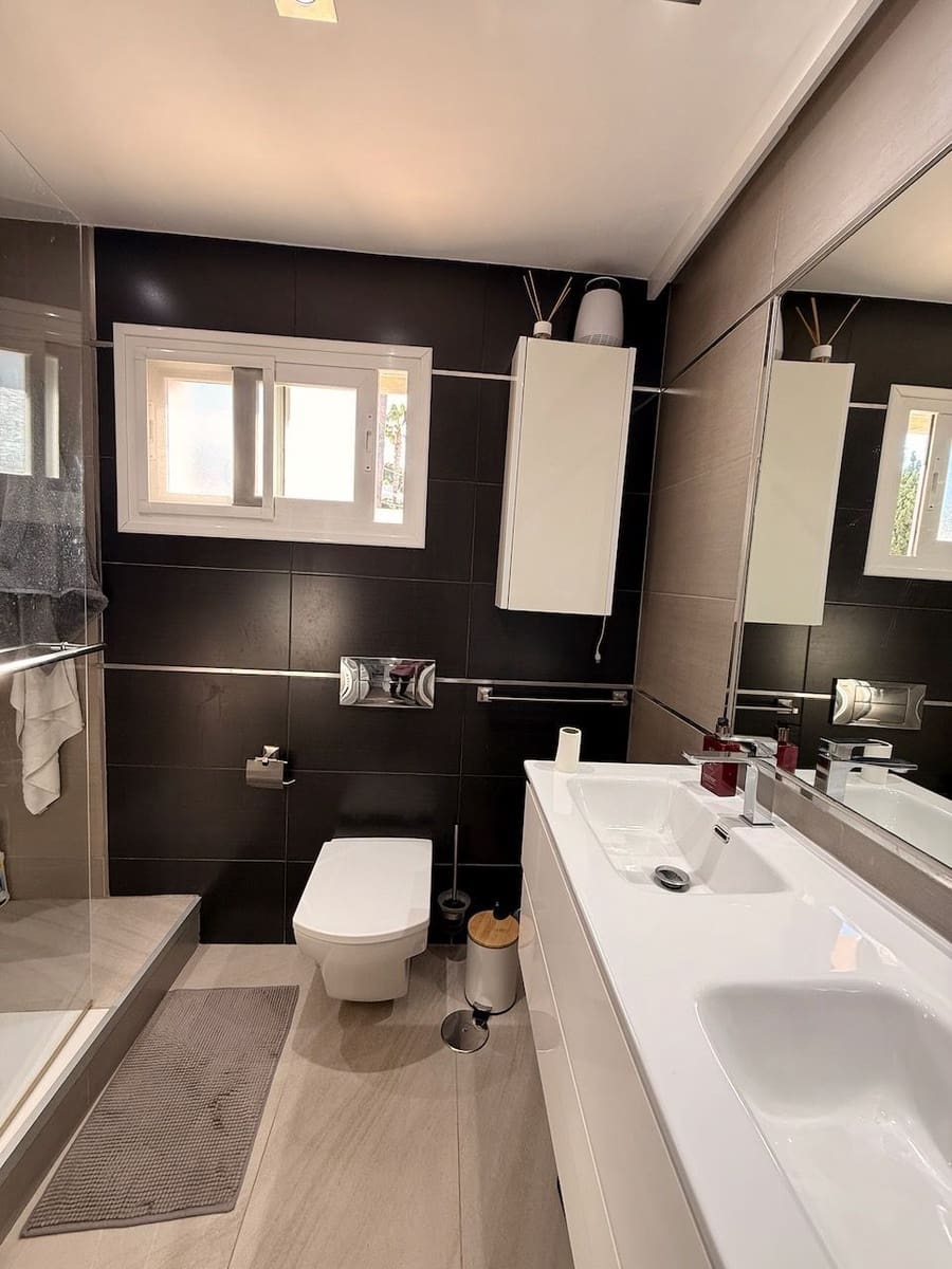 7 soveværelse Villa til salg i Calpe / Calp med swimmingpool - € 695.000 (Ref: 9772644)