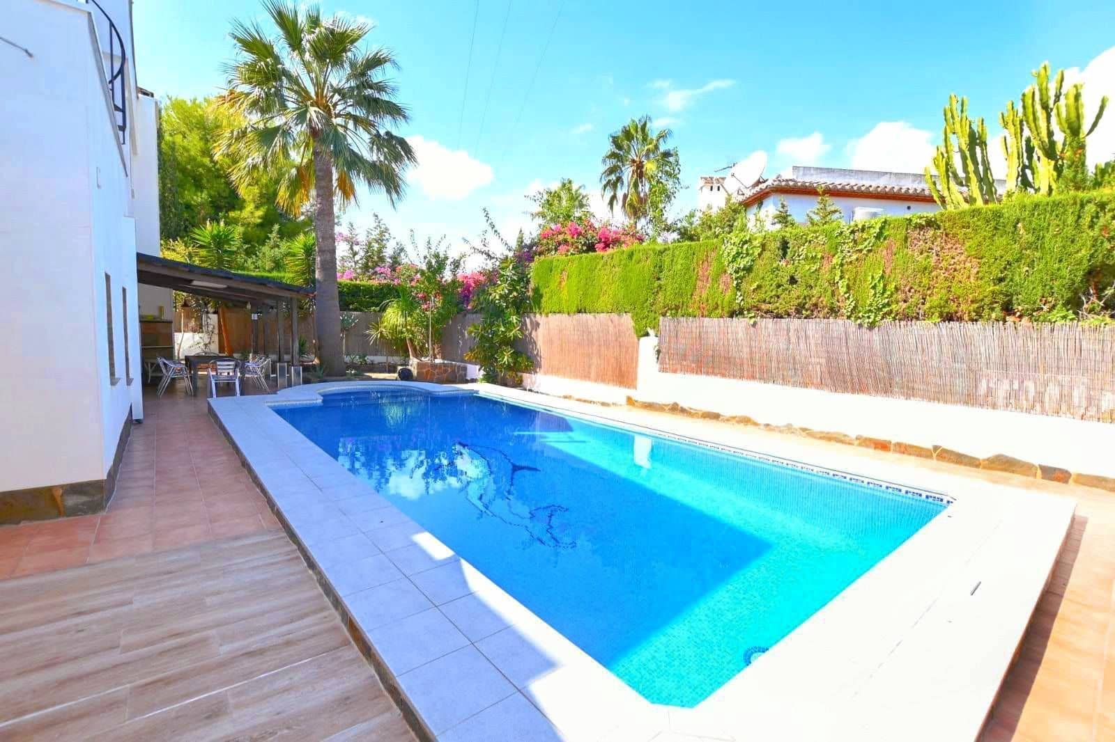 7 soveværelse Villa til salg i Calpe / Calp med swimmingpool - € 695.000 (Ref: 9772644)