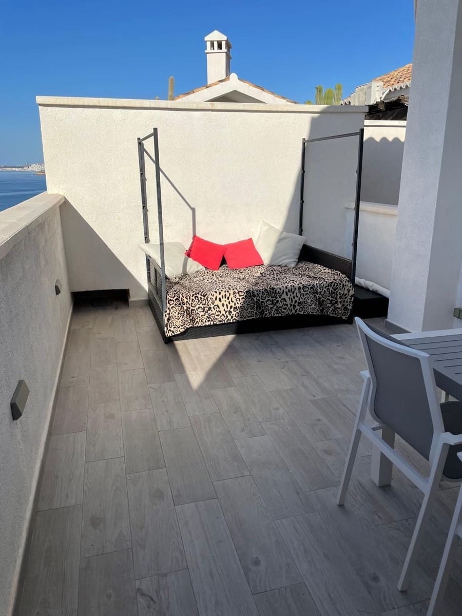 2 bedroom Townhouse for sale in Altea with pool garage - € 750,000 (Ref: 9796111)