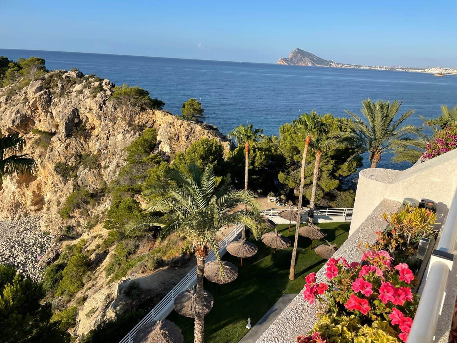 2 bedroom Townhouse for sale in Altea with pool garage - € 750,000 (Ref: 9796111)