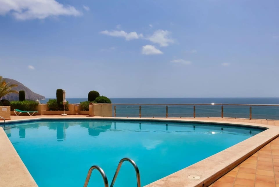 Apartamento de 3 habitaciones en Altea en venta con piscina garaje - 575.000 € (Ref: 9891551)