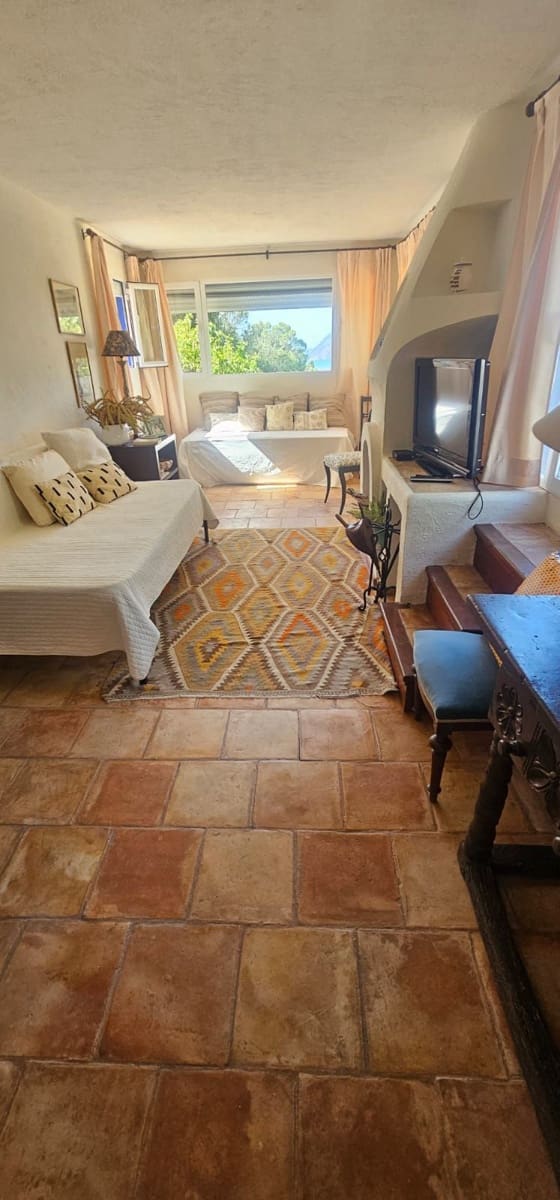 6 bedroom Villa for sale in Altea with pool garage - € 1,590,000 (Ref: 9919259)
