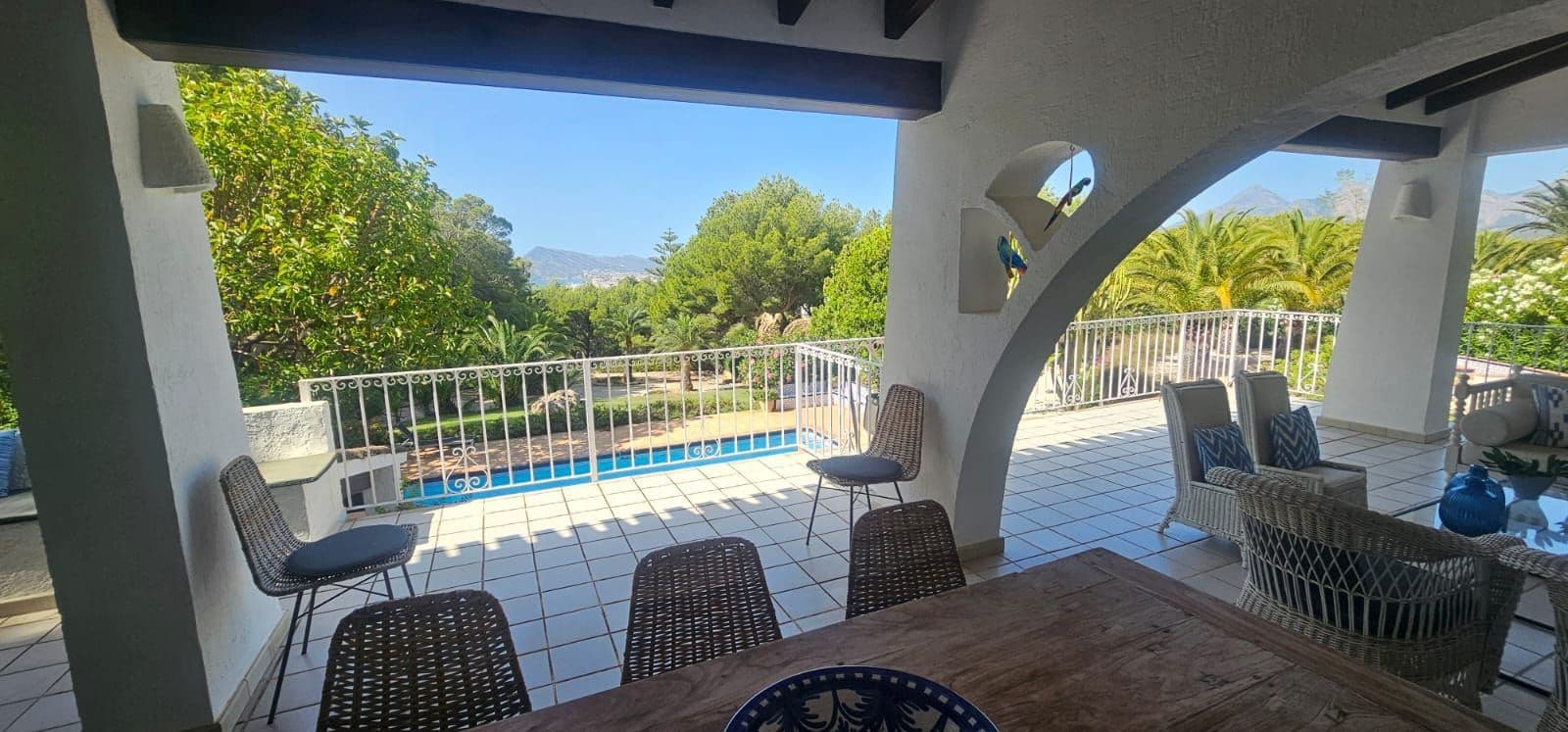 6 bedroom Villa for sale in Altea with pool garage - € 1,590,000 (Ref: 9919259)