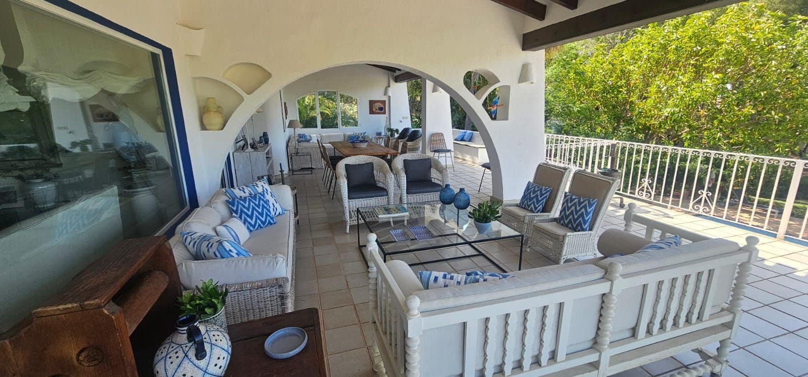 6 bedroom Villa for sale in Altea with pool garage - € 1,590,000 (Ref: 9919259)