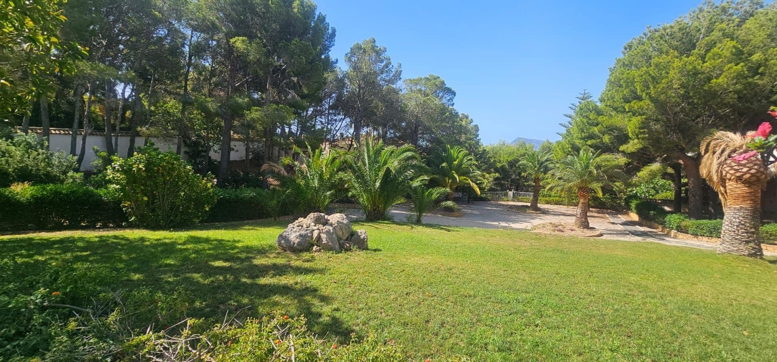 6 bedroom Villa for sale in Altea with pool garage - € 1,590,000 (Ref: 9919259)