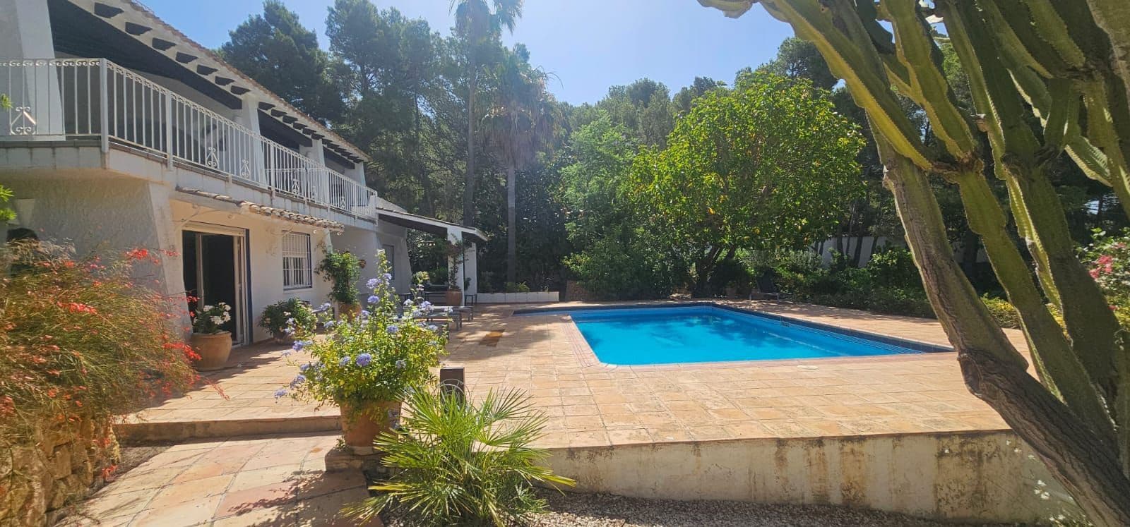 6 bedroom Villa for sale in Altea with pool garage - € 1,590,000 (Ref: 9919259)