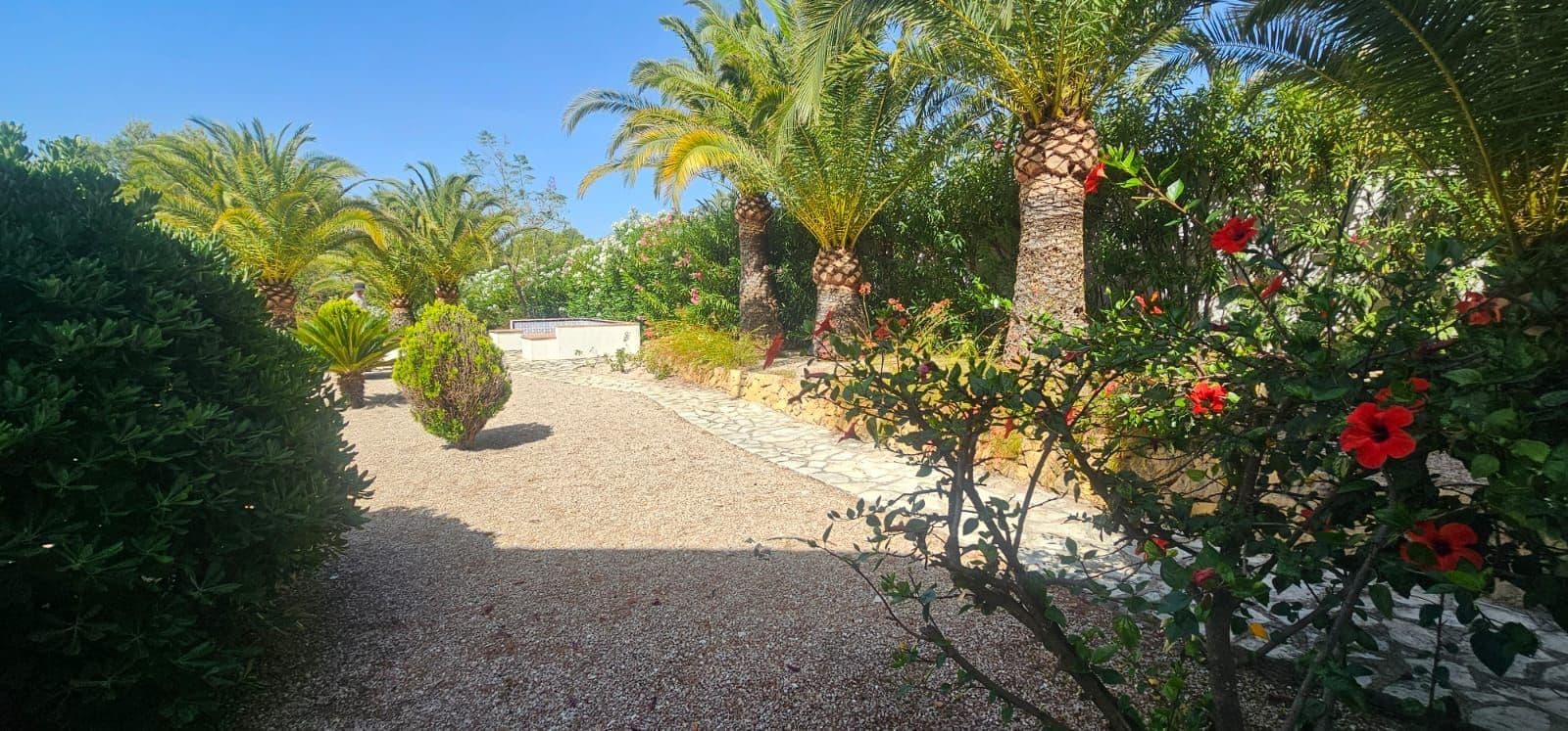 6 bedroom Villa for sale in Altea with pool garage - € 1,590,000 (Ref: 9919259)