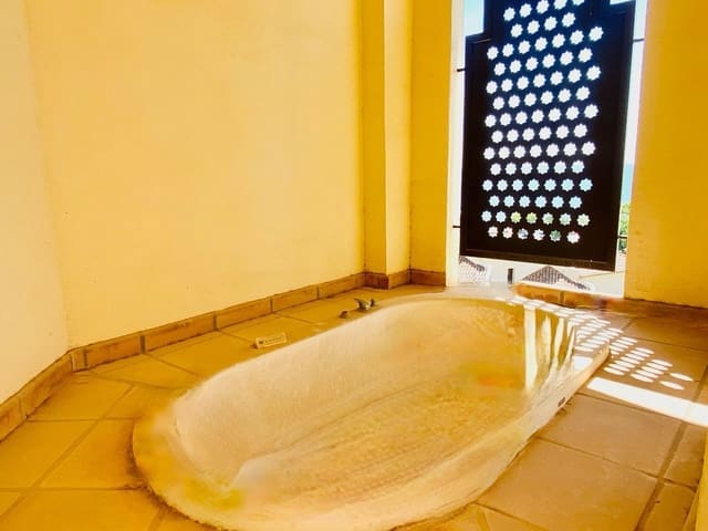Apartamento de 2 habitaciones en Altea en venta con piscina garaje - 1.050.000 € (Ref: 9984296)