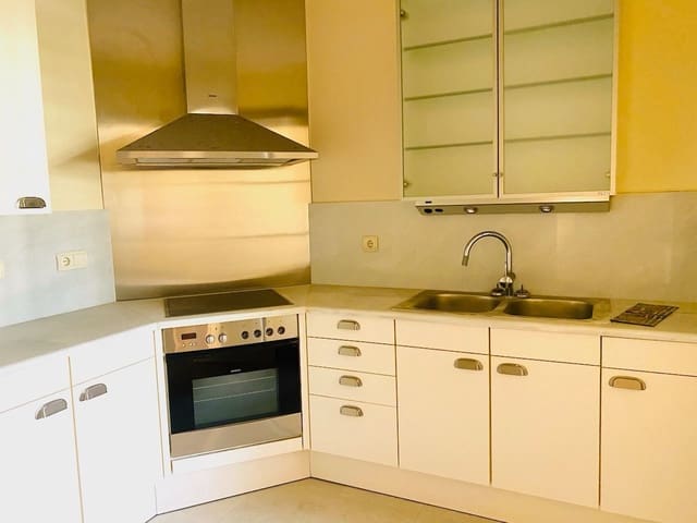 Apartamento de 2 habitaciones en Altea en venta con piscina garaje - 1.050.000 € (Ref: 9984296)