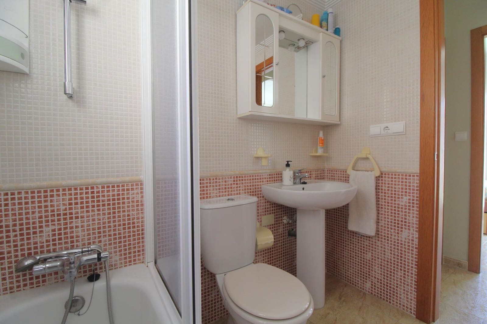 3 soverom Penthouse til salgs i Torrevieja med svømmebasseng - € 220 000 (Ref: 10109689)