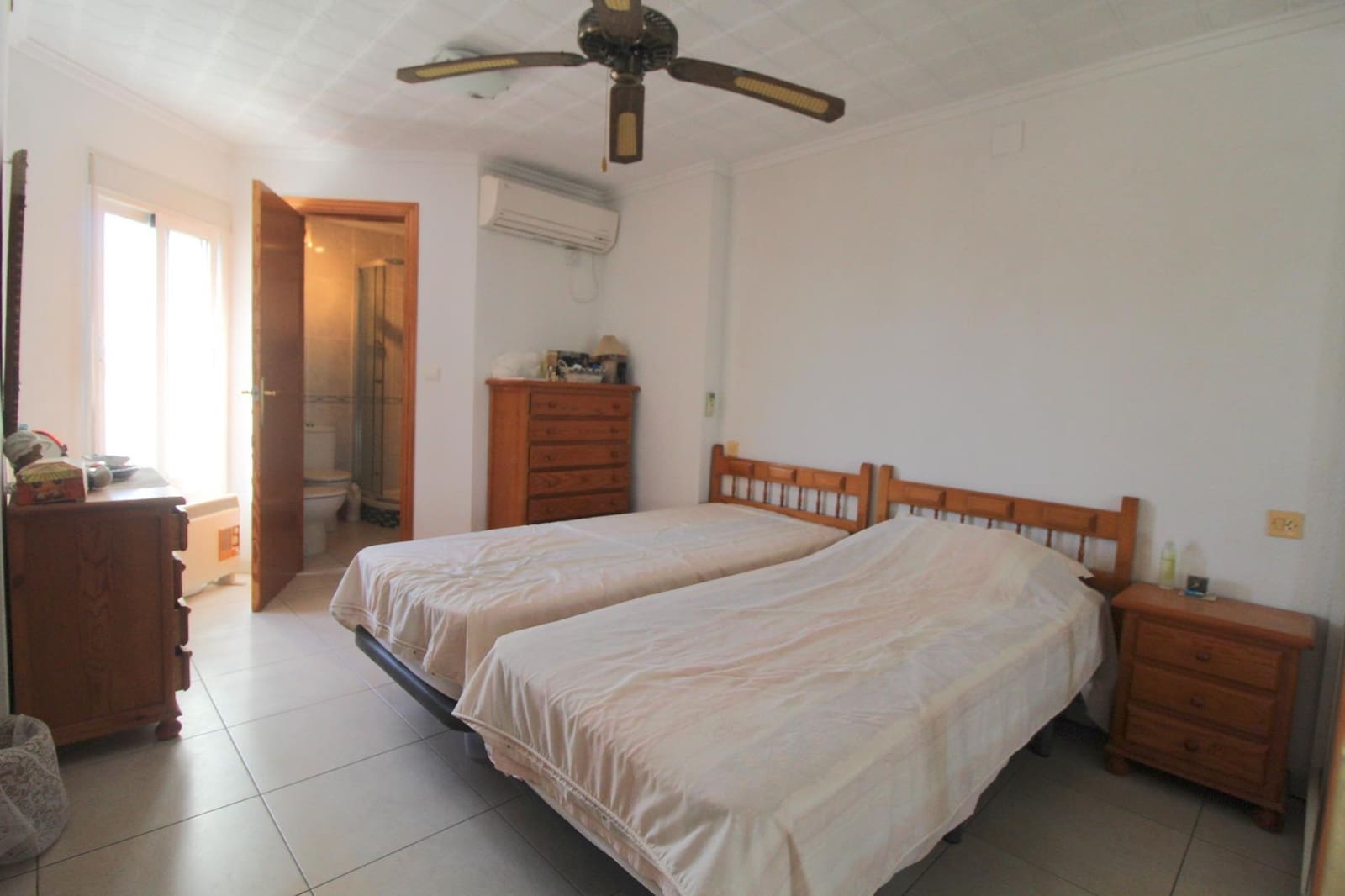 3 soveværelse Villa til salg i Torrevieja med swimmingpool garage - € 325.000 (Ref: 10173963)