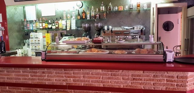 Kommersiell til salgs i Playa de los Locos, Torrevieja - € 170 000 (Ref: 7236901)