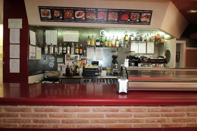 Kommersiell til salgs i Playa de los Locos, Torrevieja - € 170 000 (Ref: 7236901)