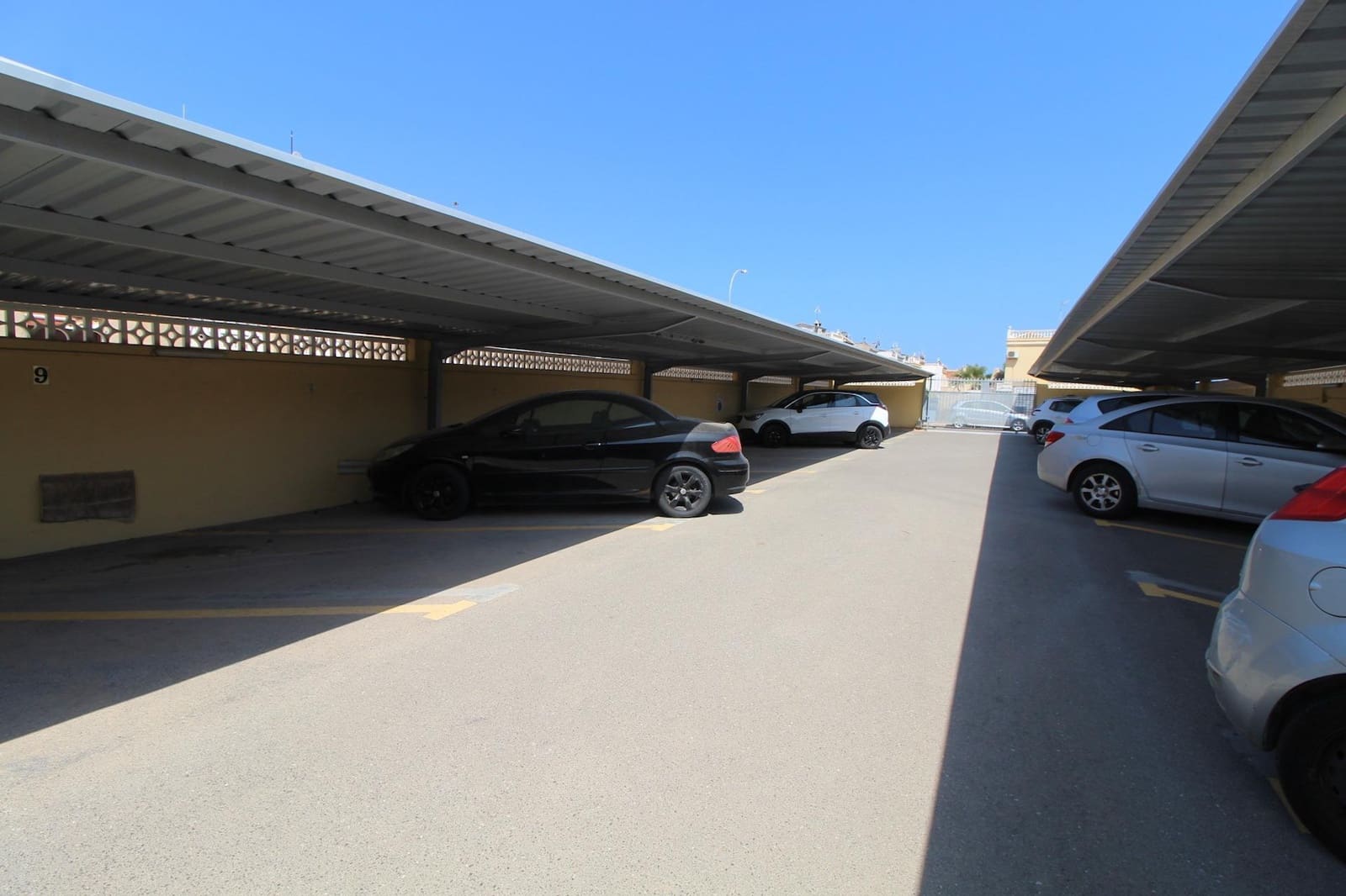 Garage til salg i Torrevieja - € 7.500 (Ref: 8363028)