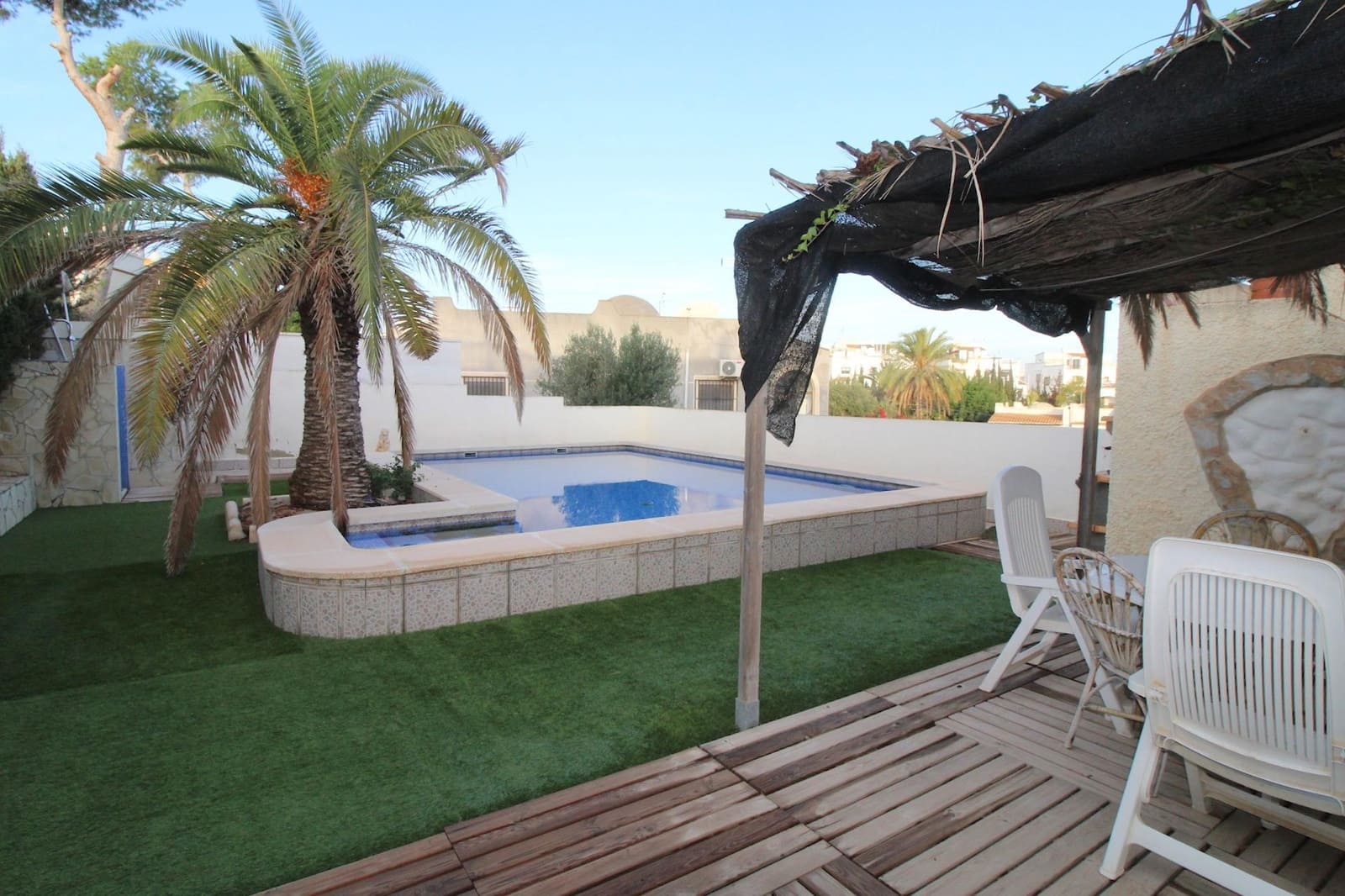 2 soveværelse Semi-Rækkehus til salg i Orihuela med swimmingpool - € 275.000 (Ref: 8634668)