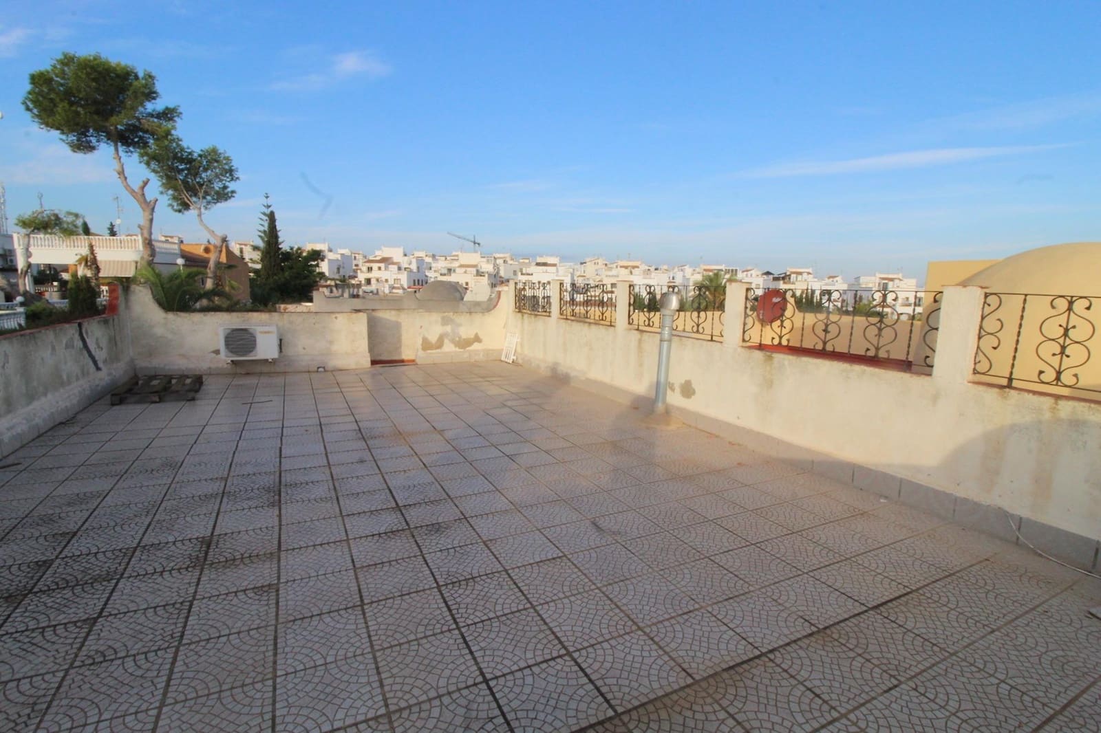 2 soveværelse Semi-Rækkehus til salg i Orihuela med swimmingpool - € 275.000 (Ref: 8634668)