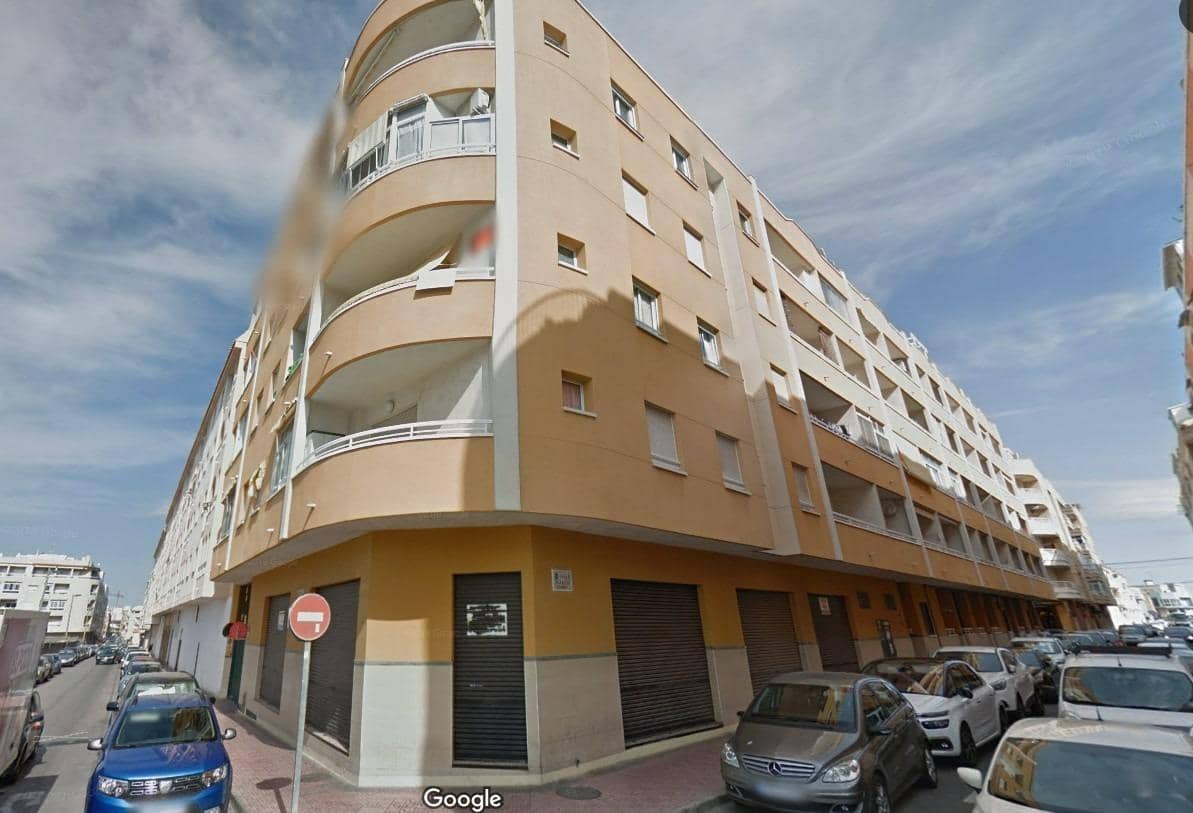 Garage til salg i Torrevieja - € 13.000 (Ref: 8827963)