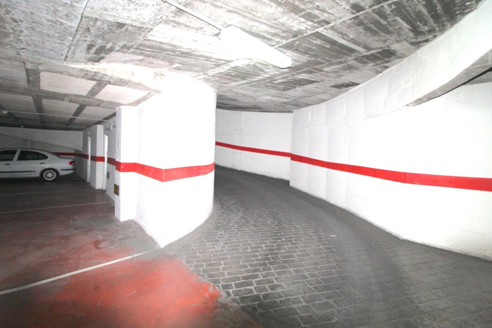 Garage til salg i Torrevieja - € 13.000 (Ref: 8827963)