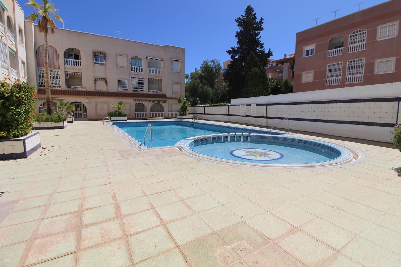 1 slaapkamer Appartement te koop in Torrevieja met zwembad - € 110.000 (Ref: 9188386)