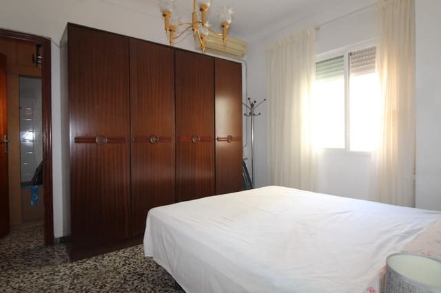 4 soveværelse Lejlighed til salg i Centro, Torrevieja - € 165.000 (Ref: 9264451)