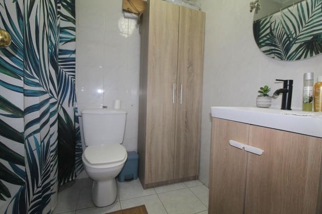 1 chambre Local Commercial à vendre à Centro - Muelle Pesquero, Torrevieja - 75 000 € (Ref: 9387859)